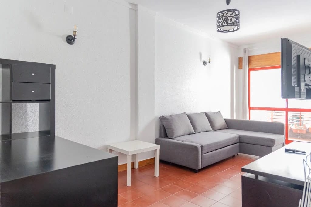 Apartamento T1 semimobilado com varanda em Maximinos, junto ao Continente, Braga — foto 1